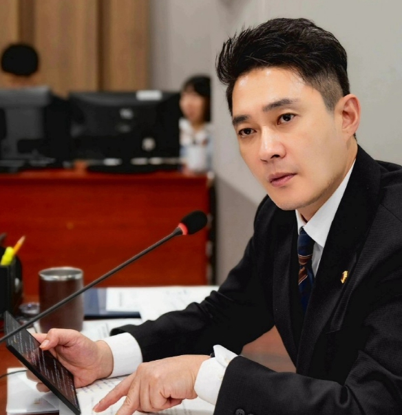 전석훈 경기도의원, ‘대한민국 AI 3대 강국을 위한 경기도의 역할’이 중요해. 기사 이미지