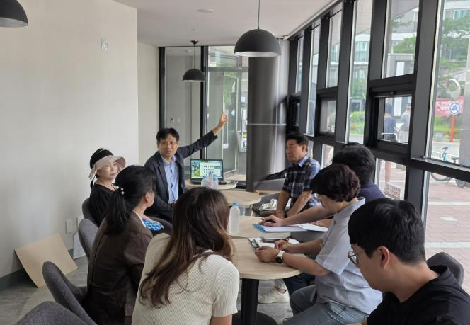 성남시의회 강상태 의원, '시세보다 비싼 분양가 · 3일도 못 간 보수...보여주기식 보수는 그만' 고등동 제일풍경채 문제 근본적 해결 촉구! 기사 이미지