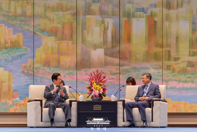 이재명 대통령 천지닝 상하이 당서기 접견 기사 이미지