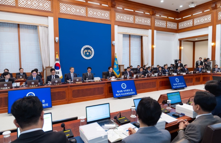 이재명 대통령 '고유가 피해지원금, 경제 회복 불씨 살아나는 효과 예상' 기사 이미지