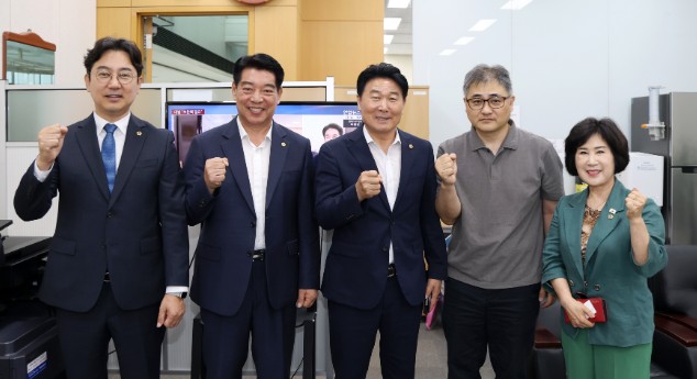 성남시의회 여ㆍ야 지도부, 시 출입 기자실 방문"소통,협치" 기사 이미지