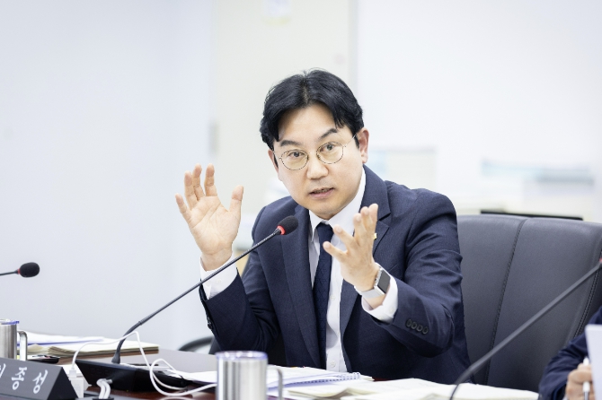 성남시의회 더불어민주당 최종성 대표의원, '성남도시개발공사, 율동공원 캠핑장 위탁받았다고 관리만 해선 안 돼… 적법성도 살펴야' 기사 이미지